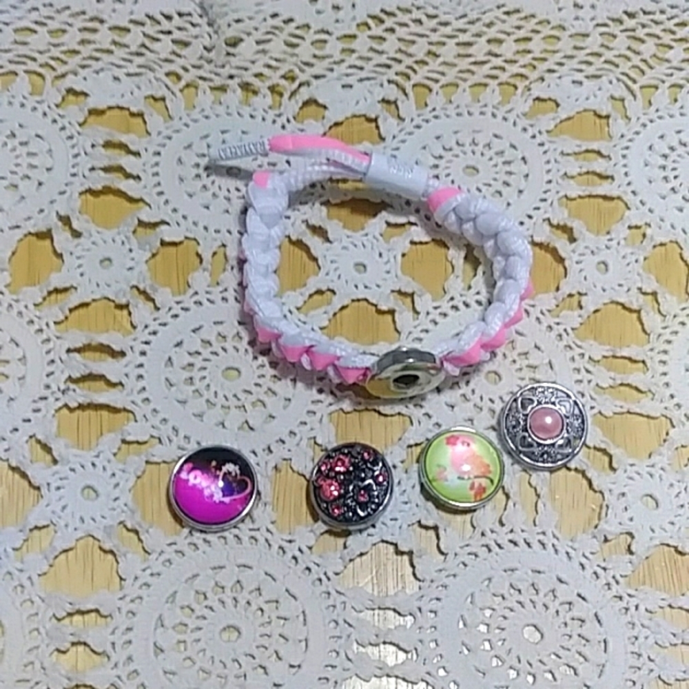 Rastaclat Snap Jewelry - Adjustable Slider Bracelet, pink and white w/Burton's
